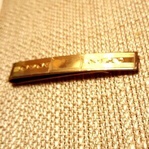 Gold-Tone Vintage Money Tie Clip with Sleek Design & Engraved Detail